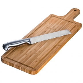 Chopping board with knife